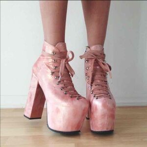 UNIF Mermaid Hellbounds size 6